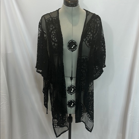 Maurices Tops - EUC Maurices Black Lace Cover-Up